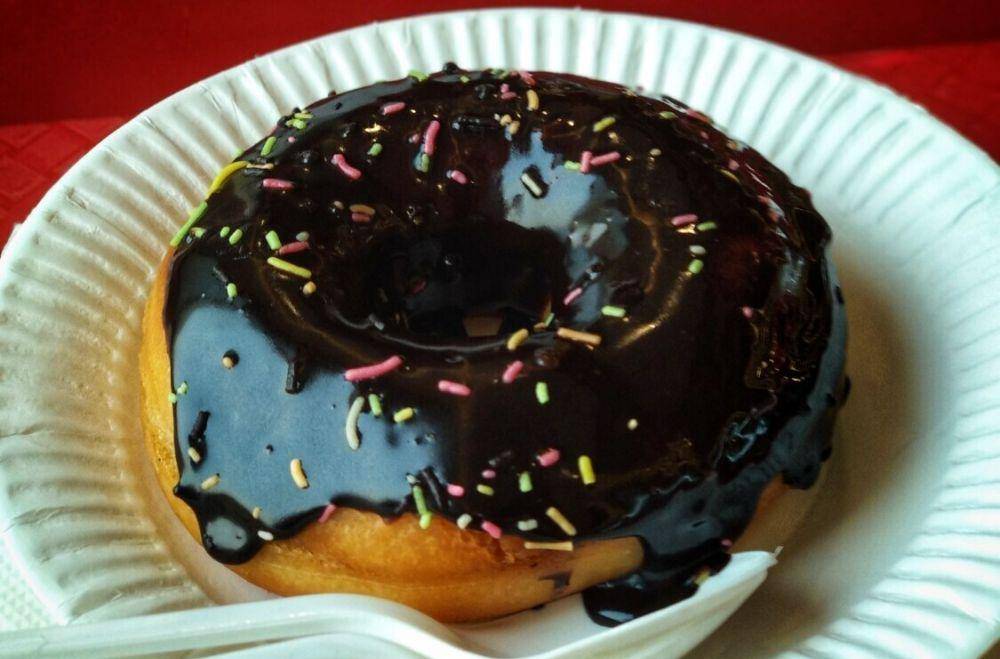 ilustrasi chocolate glazed donut (pexels.com/Ravi Kant)