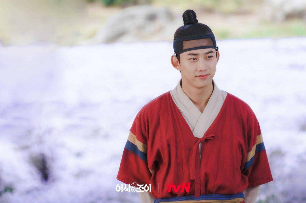 Ok Taecyeon di drama Secret Royal Inspector Joy (dok. tvN/Secret Royal Inspector Joy)