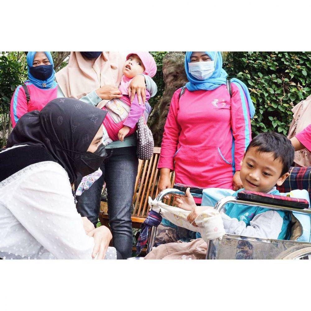 Sonya Fatmala menjalankan tugas sebagai istri bupati. (instagram.com/sonyafatmala)