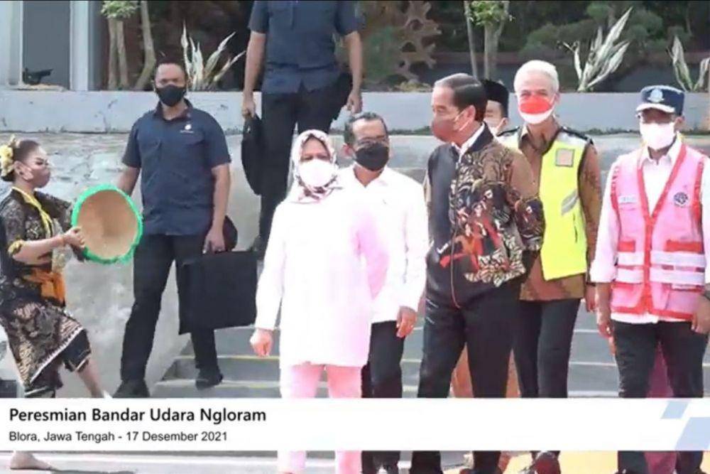 Presiden Jokowi resmikan Bandara Ngloram di Kabupaten Blora pada Jumat (17/12/2021). (youtube.com/Sekretariat Presiden)