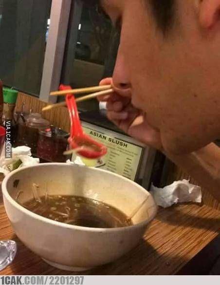 cara makan pakai sumpit (1cak.com)