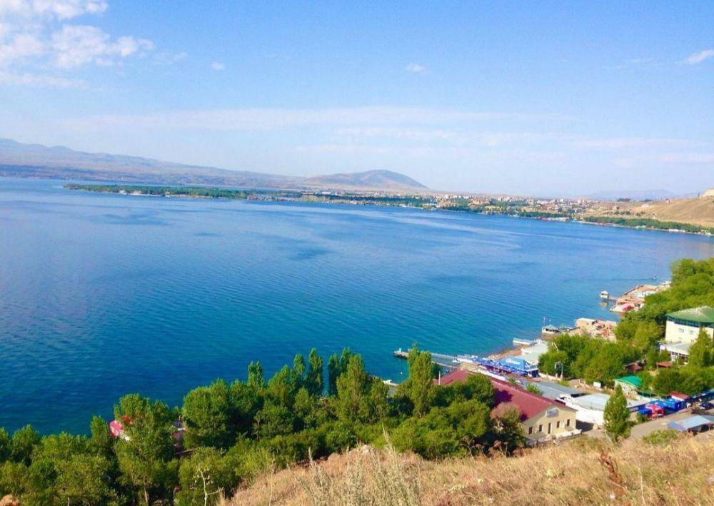 Danau Sevan (instagram.com/yumi_hori_)