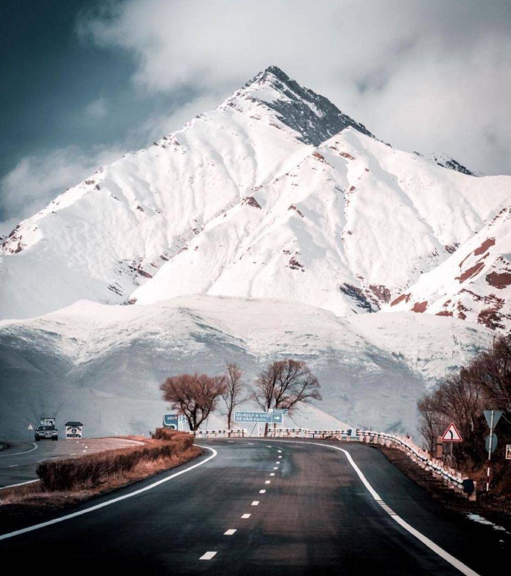 Mount Aragats (instagram.com/seantlg_)