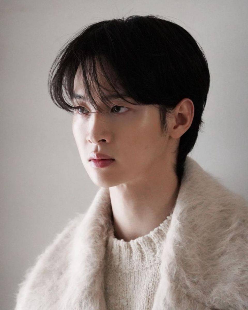 Jang Dong Yoon (instagram.com/dongyicompany.official)