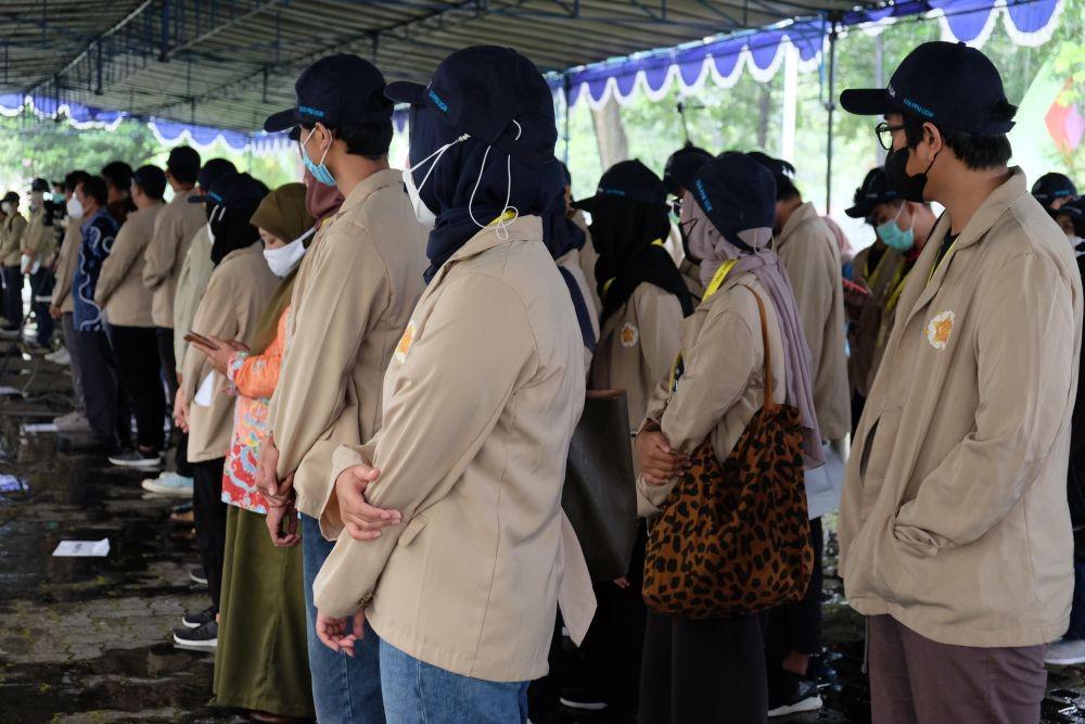 UGM Kirimkan Puluhan Mahasiswa KKN ke Lokasi Bencana Semeru
