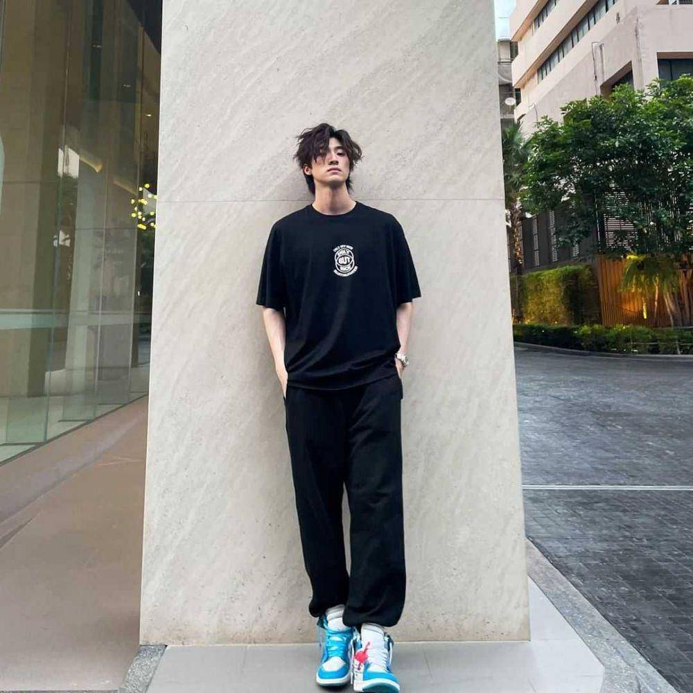 Blue Pongtiwat (instagram.com/blue_pongtiwat)