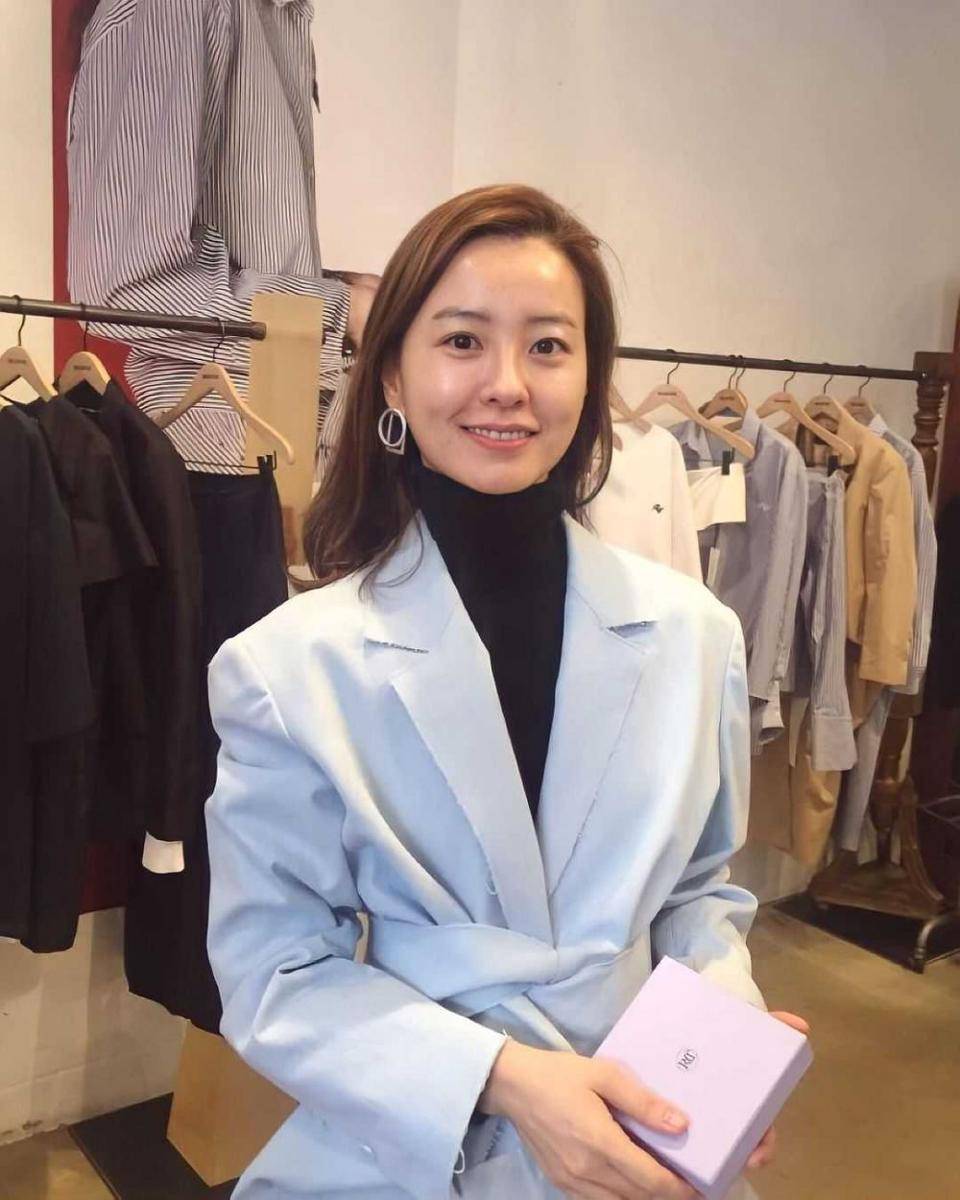 Jung Yu Mi (instagram.com/jungyumidaily)
