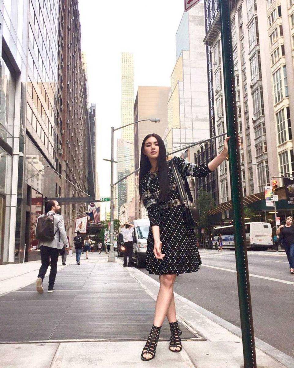 street style ala Mai Davika (instagram.com/davikah)