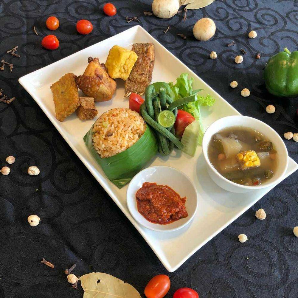 Nasi Tutug Oncom Teh Ita (instagram.com/sheratonbandung)