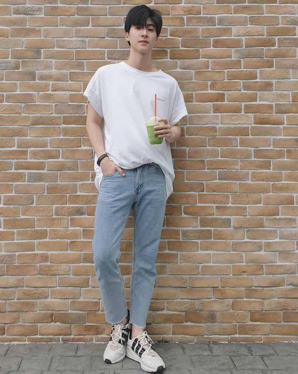 Blue Pongtiwat (instagram.com/blue_pongtiwat)