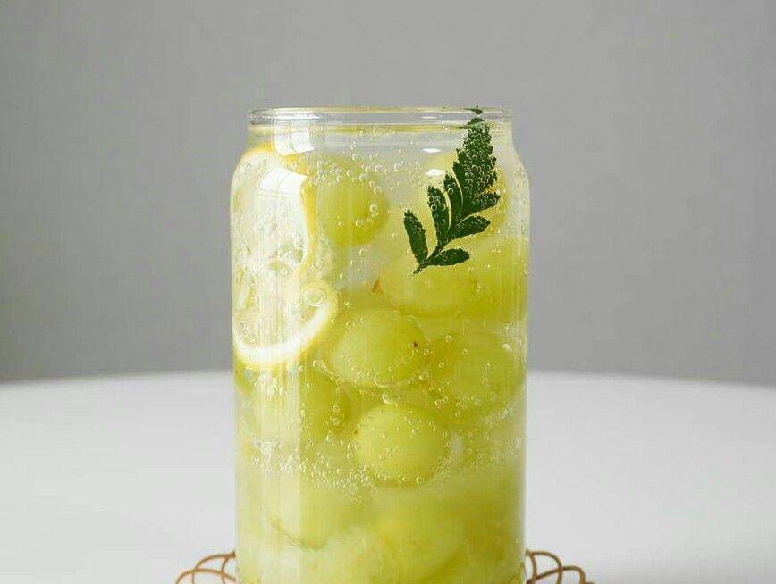 ilustrasi green grape ade (instagram.com/@bu_jjoo)