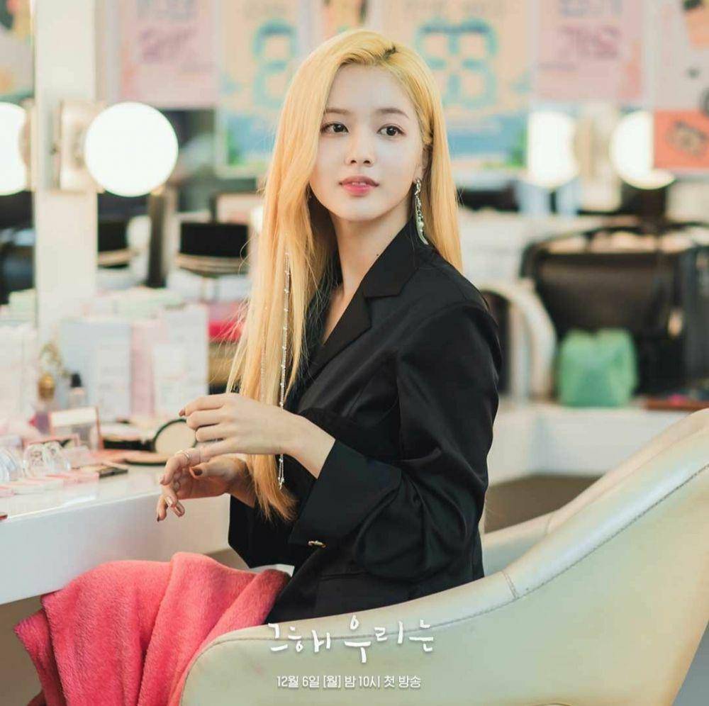 Noh Jung Eui di drama Our Beloved Summer. (instagram.com/sbsdrama.official)