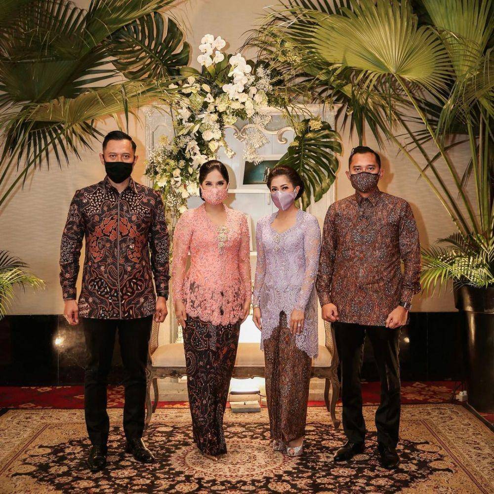 Kebaya Annisa Pohan dan Aliya Rajasa (instagram.com/ruby_26)
