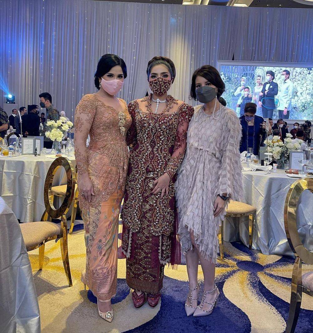 Kebaya Annisa Pohan dan Ashanty (instagram.com/tya_ariestya)