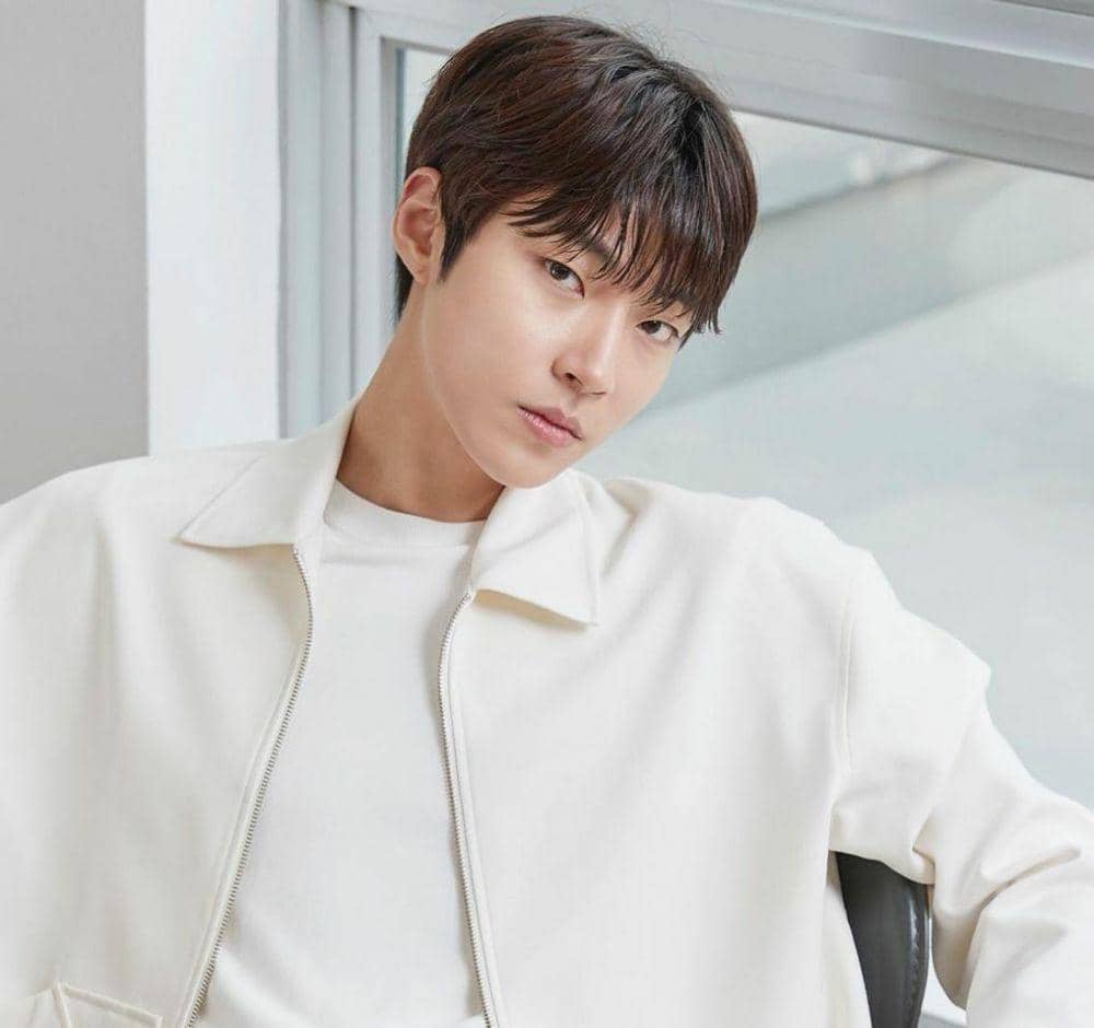 Hwang In Yeop (instagram.com/hi_high_hiy)