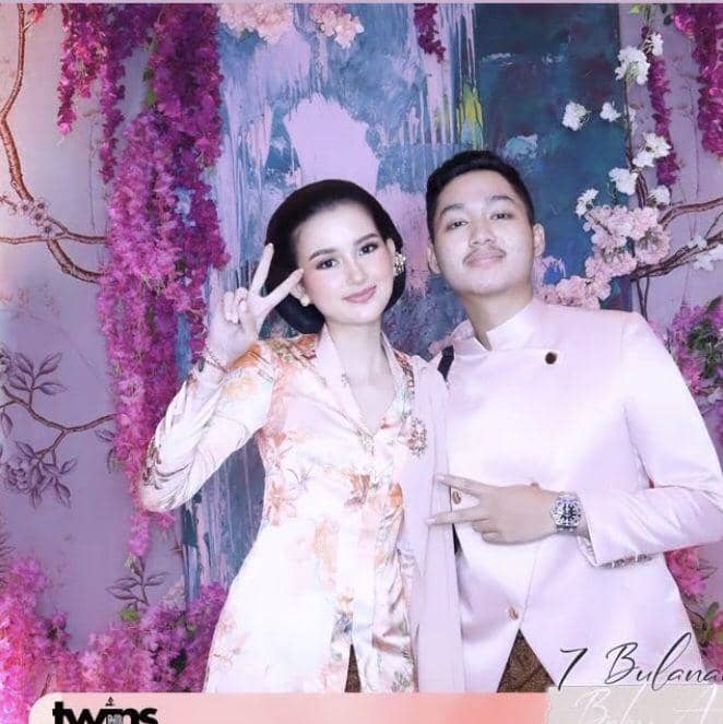 Sarah Menzel di 7 bulanan Aurel (Instagram.com/ssarah_menzel)