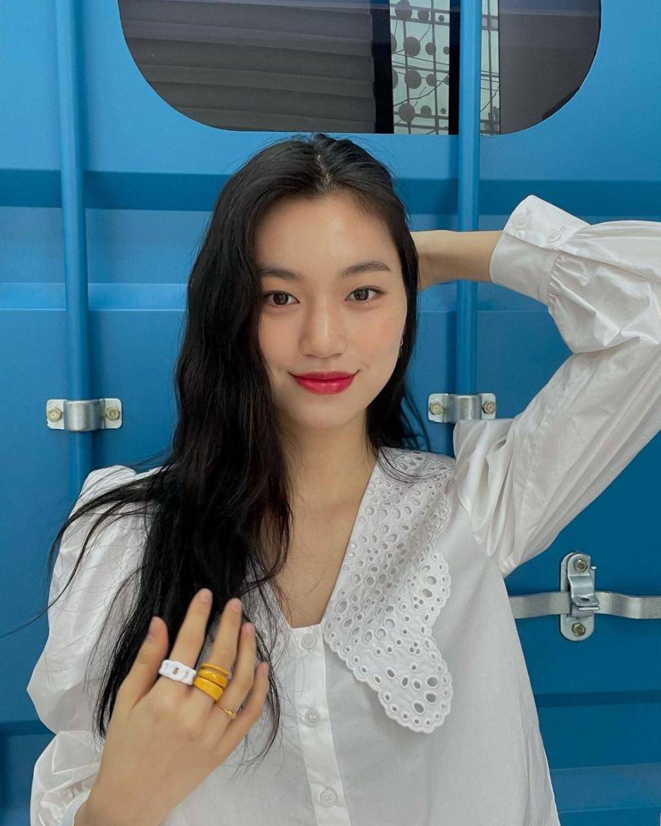 Doyeon Weki Meki (instagram.com/lafilledhiver_)