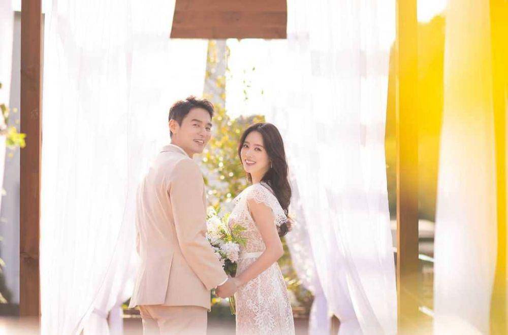 Yoon Jong Hwa dan Shin Go Eun (instagram.com/shinggoni)