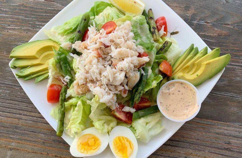 crab louie (instagram.com/seafoodandeatwindsor)