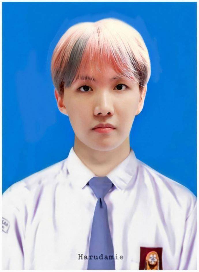 editan pas foto member BTS (twitter.com/harudamie)
