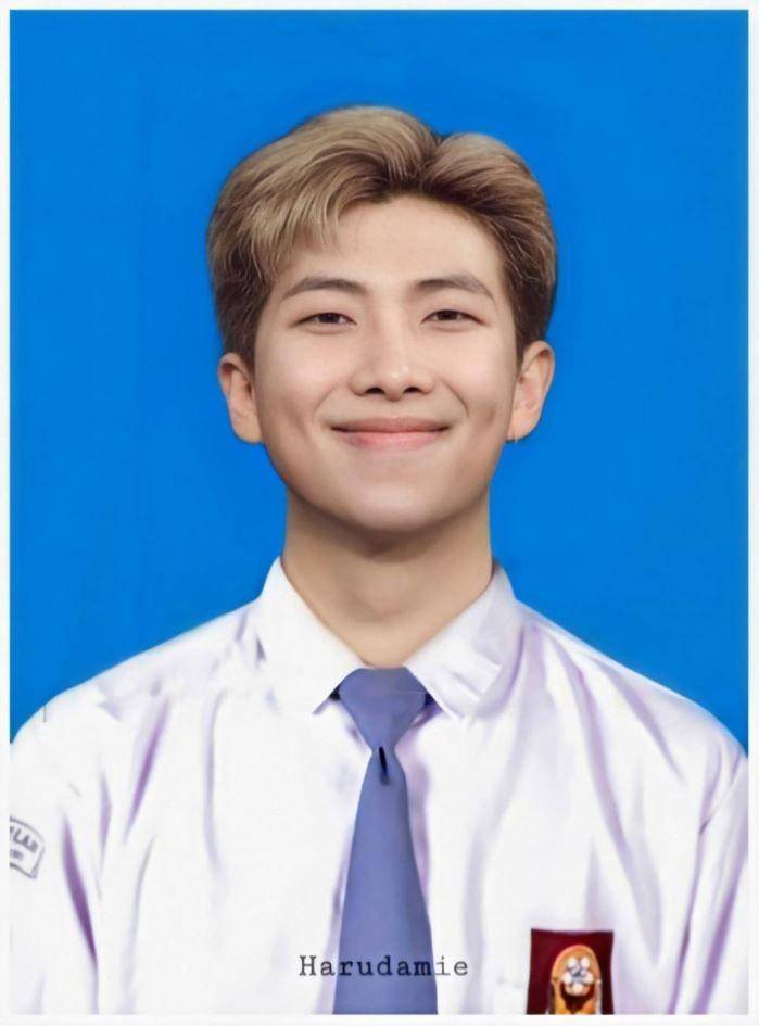 editan pas foto member BTS (twitter.com/harudamie)