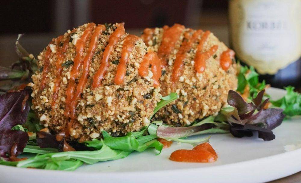 dungeness crab cake (instagram.com/hooligans_boise)