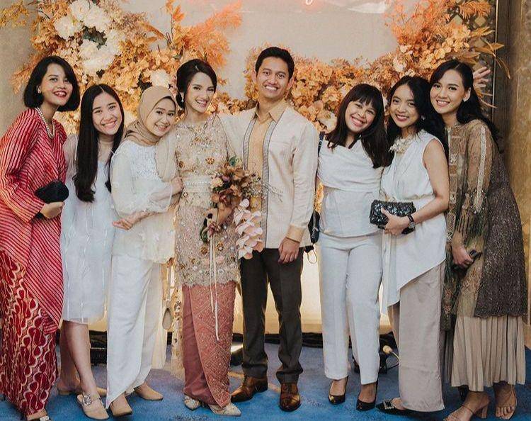Belva Devara dan Sabrina tunangan (instagram.com/emmakalim)