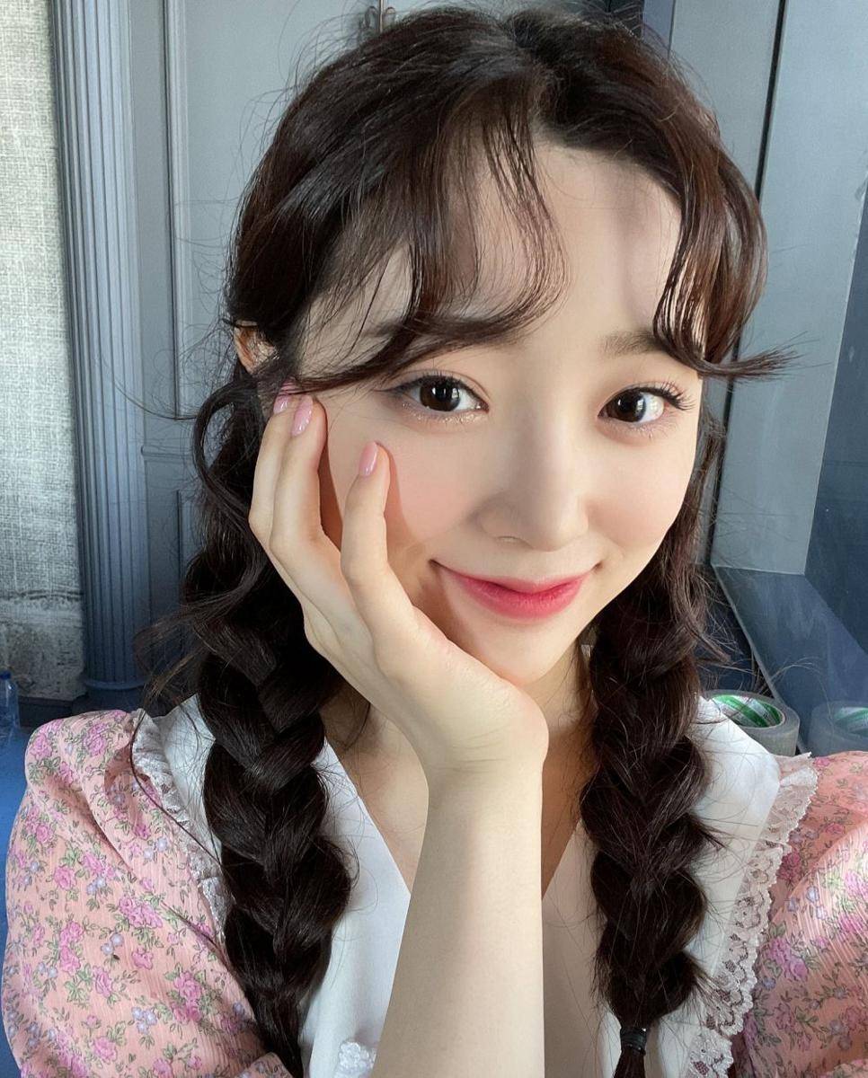 Hina LIGHTSUM (twitter.com/CUBE_LIGHTSUM)