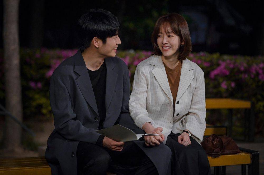 Jung Hae In dan Han Ji Min dalam drama One Spring Night. (dok. MBC/One Spring Night)