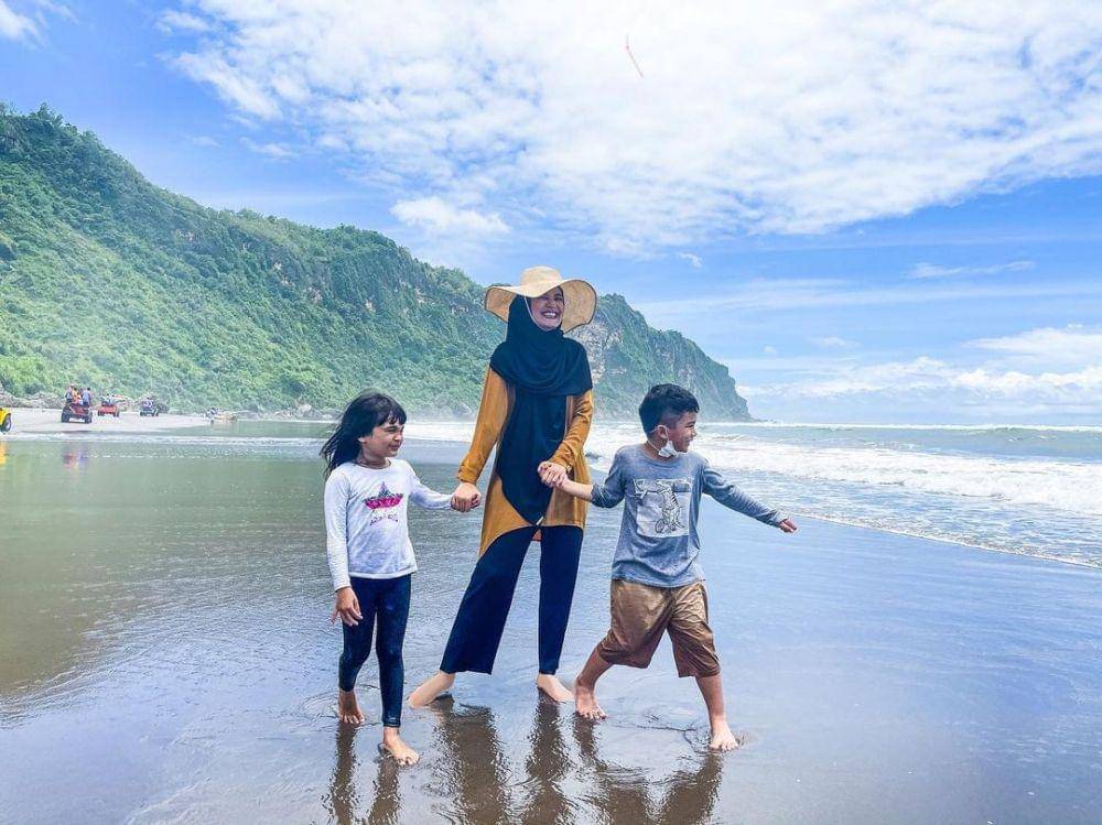 potret Shireen Sungkar dan buah hati (instagram.com/shireensungkar)
