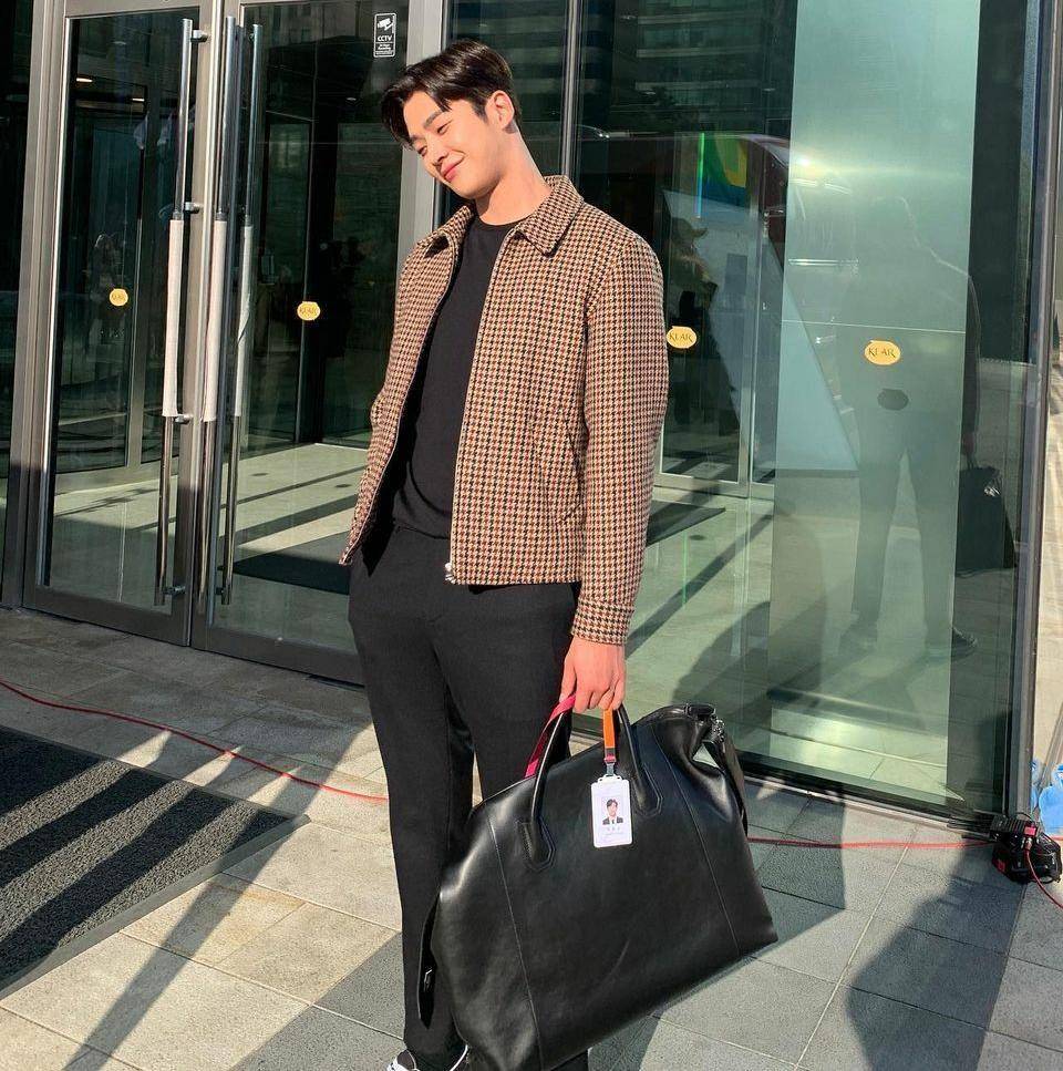 Rowoon (instagram.com/ewsbdi)