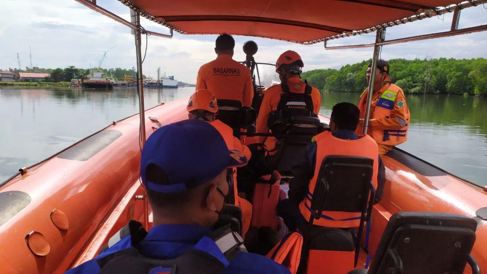 Kerusakan Kapal, 4 Nelayan Terombang-ambing di Selat Makassar
