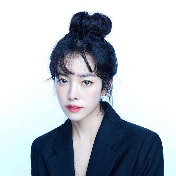 Han Ji Min (instagram.com/roma.emo)