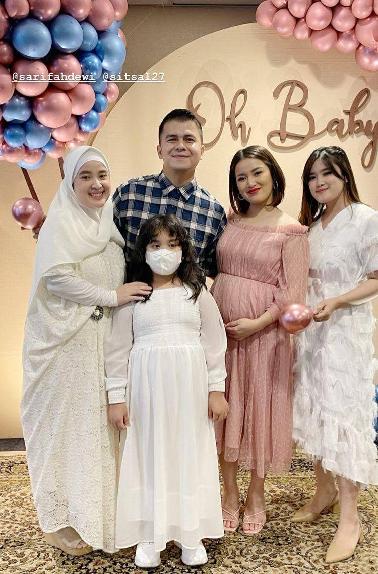 Rosiana Dewi dan Handika Pratama (instagram.com/rsn.dw)
