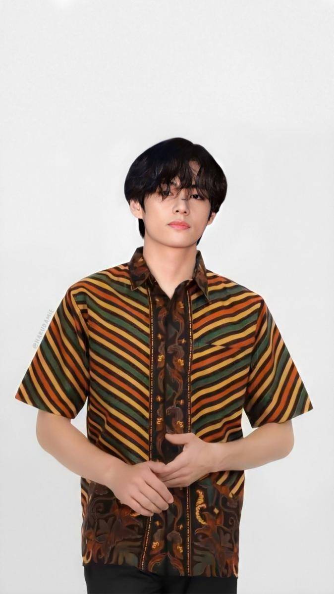 foto editan BTS pakai batik (twitter.com/harudamie)