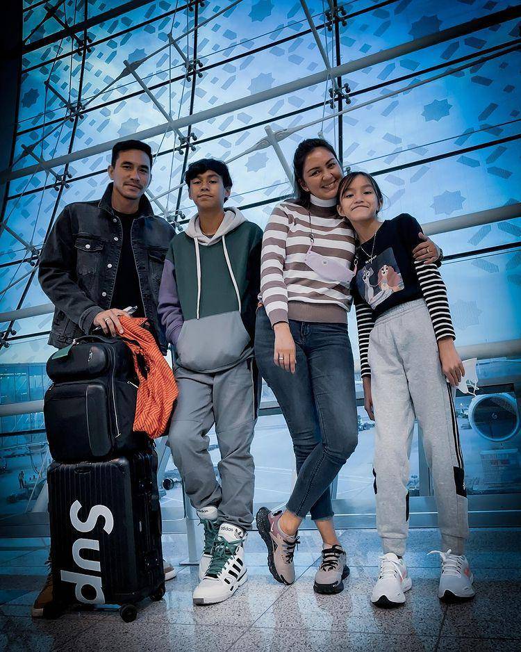 Darius Sinathrya dan Donna Agnesia liburan ke Prancis. (instagram.com/darius_sinathrya)