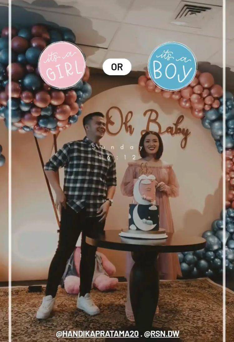 Rosiana Dewi dan Handika Pratama (instagram.com/rsn.dw)