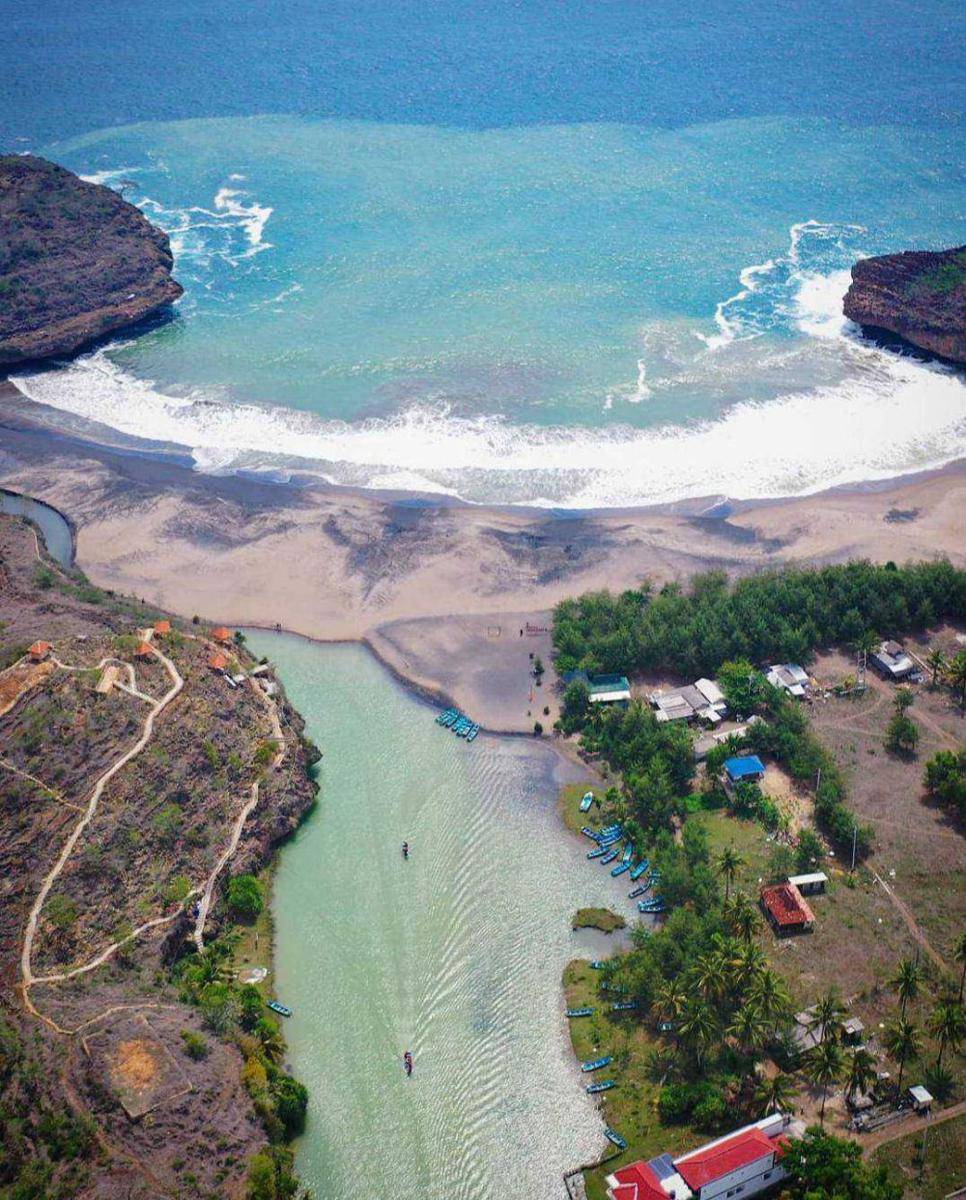 Pantai Soge (instagram.com/kurniawan_dony)