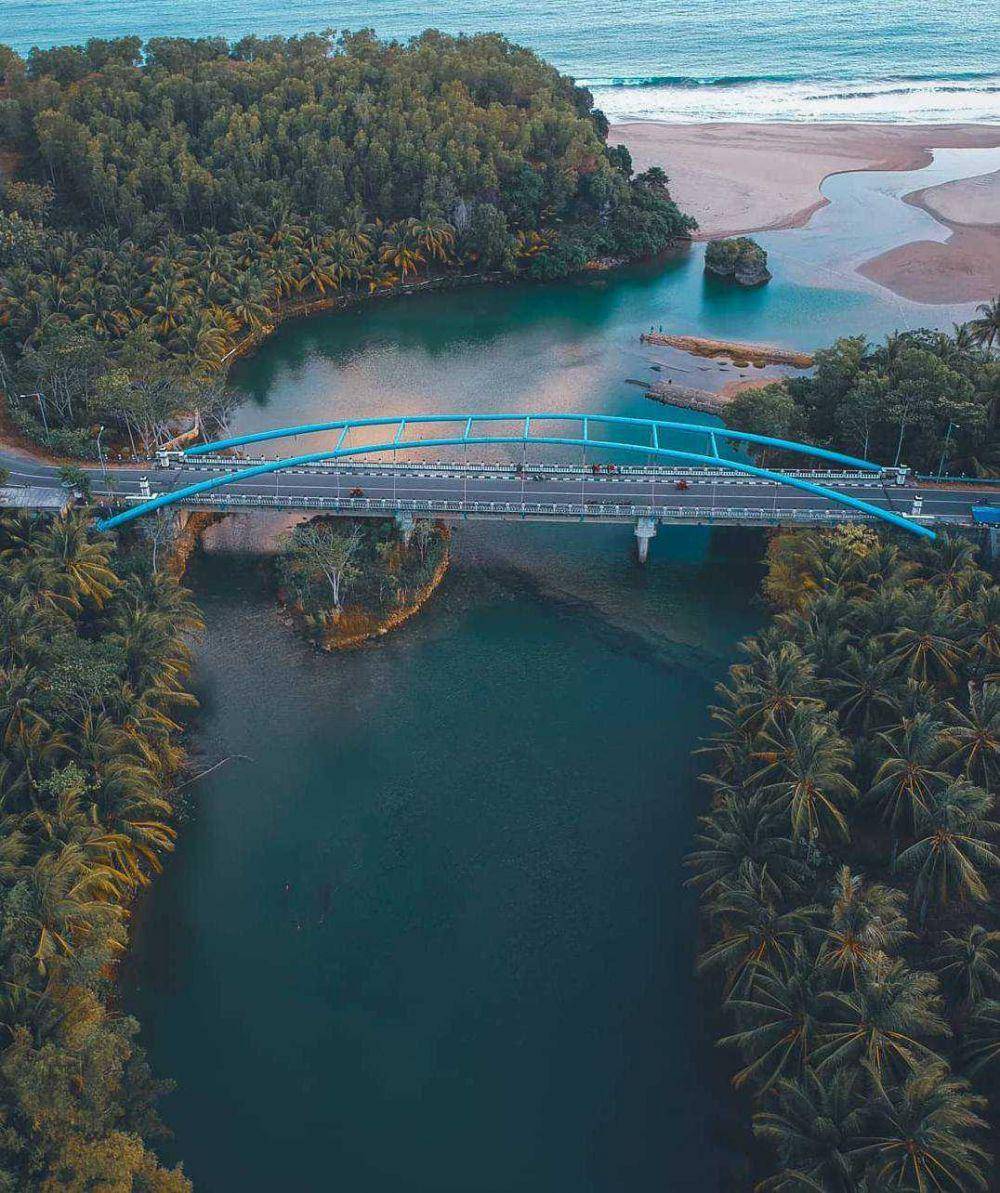Pantai Soge (instagram.com/gusstrav)