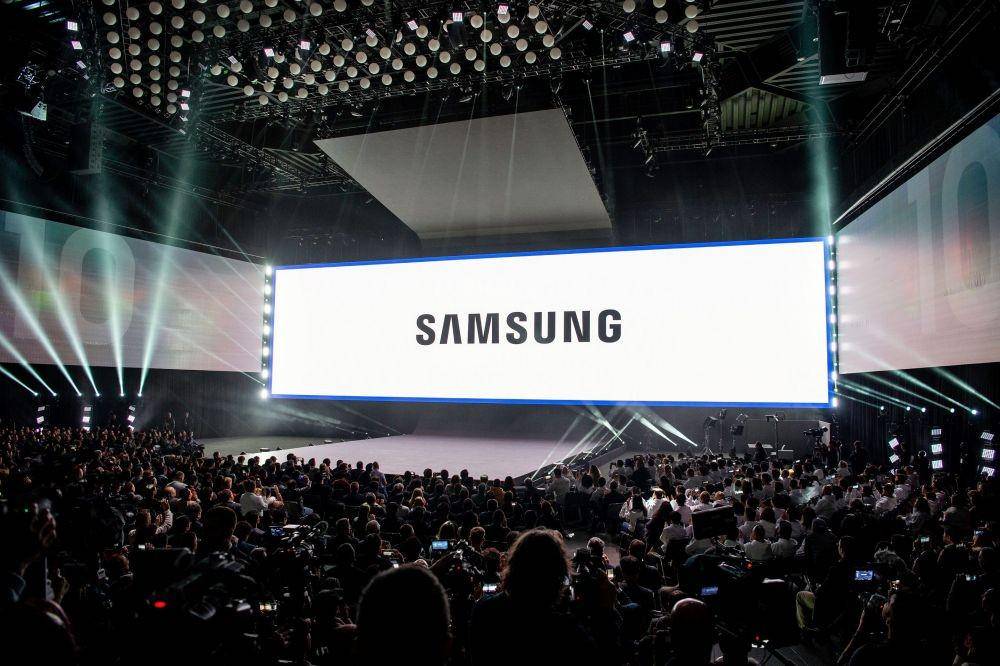 ilustrasi acara peluncuran produk Samsung (fortune.com)