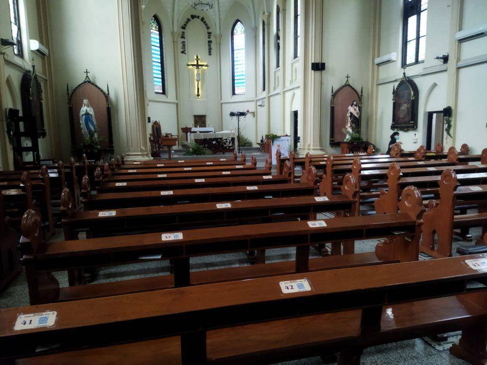 Suasana Gereja Katolik Hati Kudus Yesus jelang perayaan natal tahun 2021. Dok/istimewa