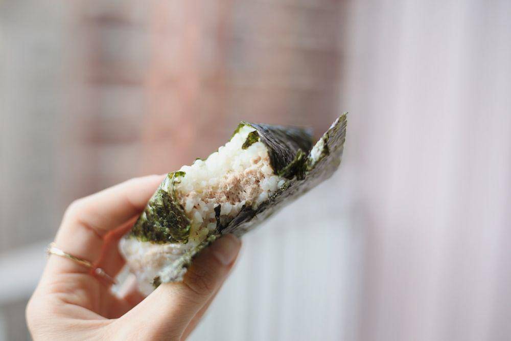 ilustrasi onigiri (unsplash.com/Samia Liamani)