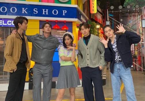 F4 Thailand (instagram.com/hirunkit_)