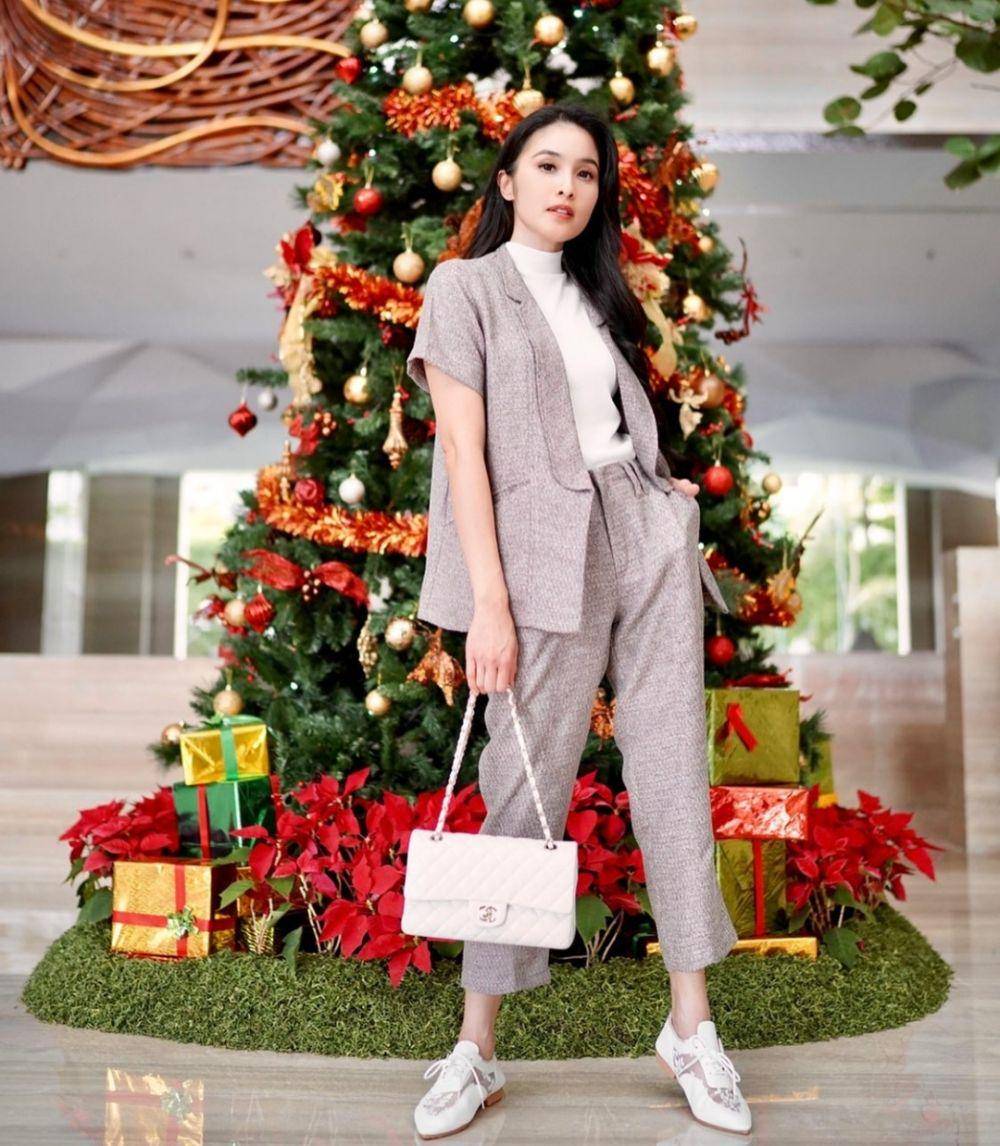 Sandra Dewi (instagram.com/sandradewi88)