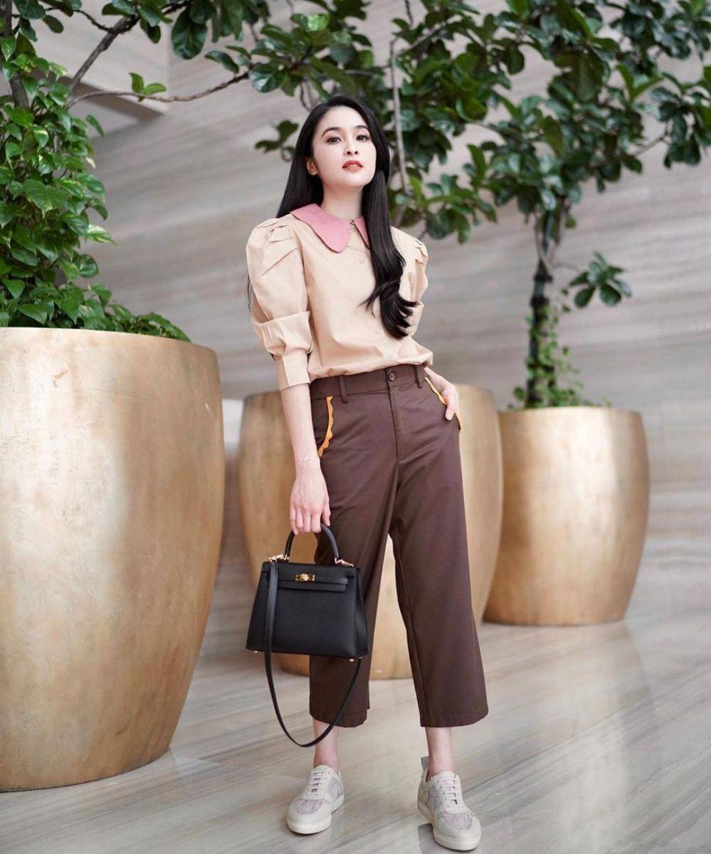 Sandra Dewi (instagram.com/sandradewi88)