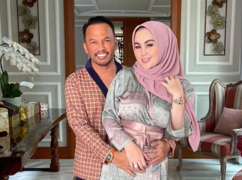 9 Potret Bahagia Jennifer Dunn Bersama Suami, Sempat Tuai Kontroversi