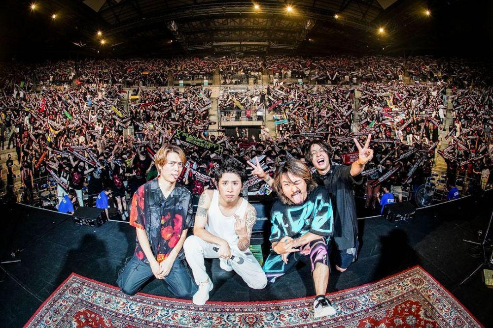 9 Lagu ONE OK ROCK buat Mood Booster dan Bikin Semangat!