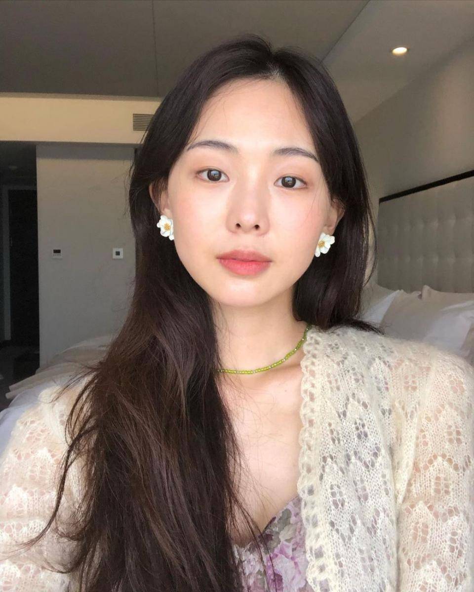 Geum Sae Rok (instagram.com/goldnewrok)