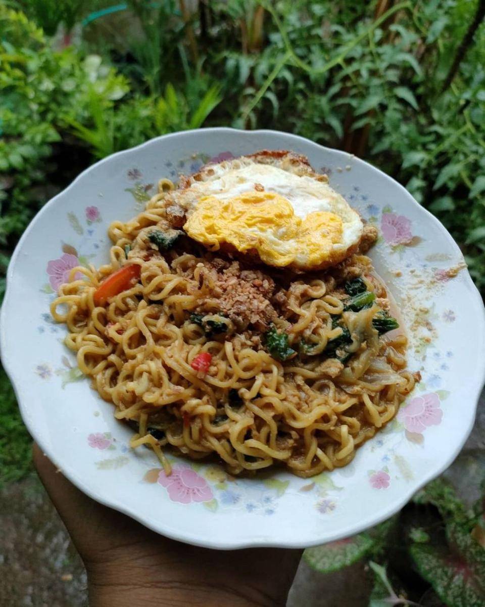 Mi goreng nyemek (instagram.com/newefanprince)