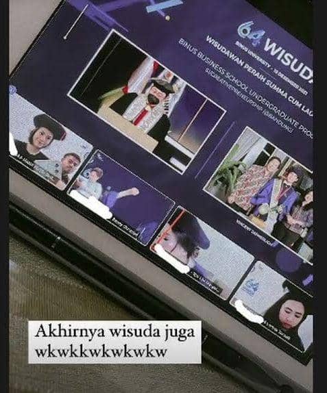 Hana wisuda (Instagram.com/hanahaho)